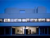 Vila Savoya v Poissy, asi nejznámější realizace Le Corbusiera. Zdroj: PhDr. Eliška Zlatohlávková, PhD.